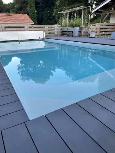 Piscine coque Bahamas à Saubion, Capbreton, Indigo Piscines