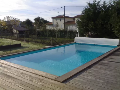 Réalisation à Ondres : une piscine en béton sur-mesure, Capbreton, Indigo Piscines