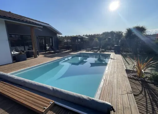 Découvrez la Piscine Mediester modèle BERMUDES à Léon, Capbreton, Indigo Piscines