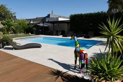 Élégance et détente à Soustons avec la piscine coque Calypso, Capbreton, Indigo Piscines