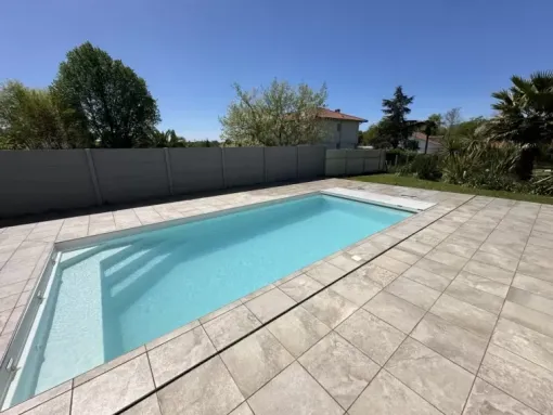 A Saubion...Une piscine réalisée par Indigo Piscines , Capbreton, Indigo Piscines