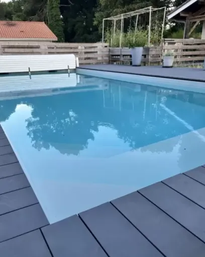 Piscine coque BAHAMAS à Saubion, Capbreton, Indigo Piscines