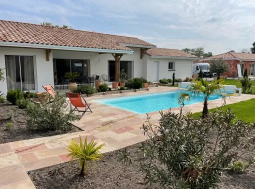 Piscine modèle BERMUDES à Saint-Pierre-d’Irube, Capbreton, Indigo Piscines