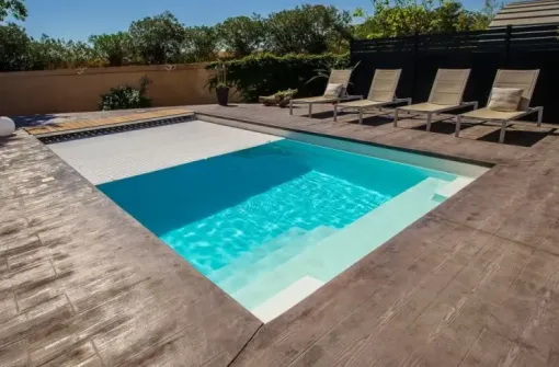 Piscine coque MAYOTTE à Azur , Capbreton, Indigo Piscines