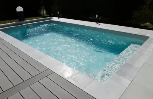Piscine coque Mediester FUTUNA de 5 x 2,50 m à Azur, Capbreton, Indigo Piscines