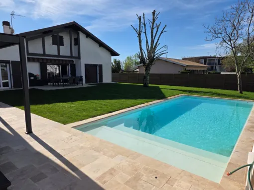 Zoom sur la piscine Palaos à Saubion, Capbreton, Indigo Piscines