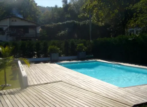 Une piscine béton sur mesure à Vieux-Boucau , Capbreton, Indigo Piscines