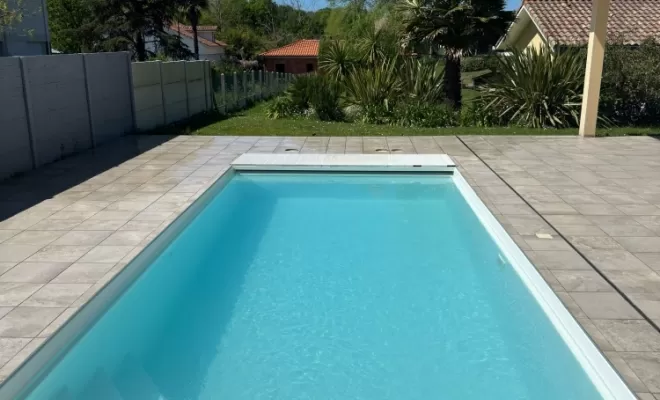 A Saubion...Une piscine réalisée par Indigo Piscines , Capbreton, Indigo Piscines
