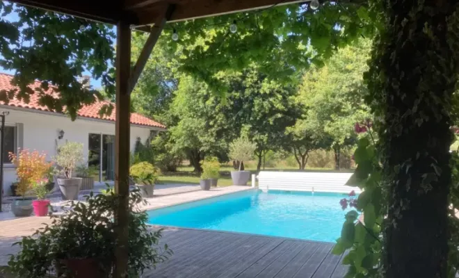 Découvrez la Piscine Mediester Rhodes à Seignosse, Capbreton, Indigo Piscines