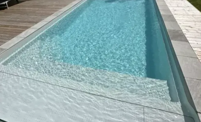 Piscine PALAOS avec plage immergée à Labenne, Capbreton, Indigo Piscines